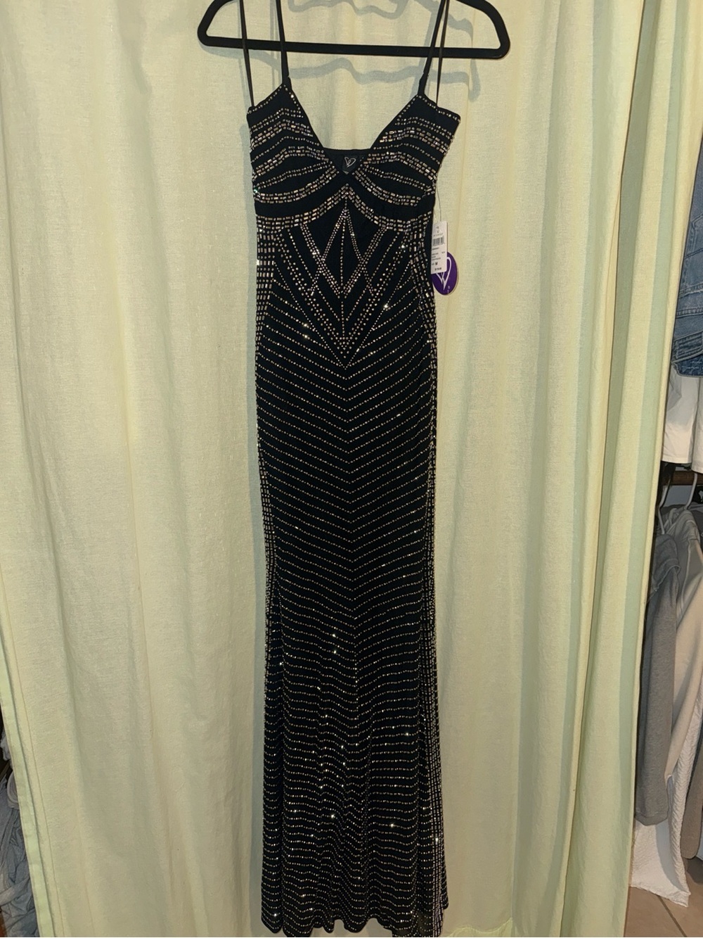 Elegant Black rhinestone Spaghetti-Strap Evening Gown